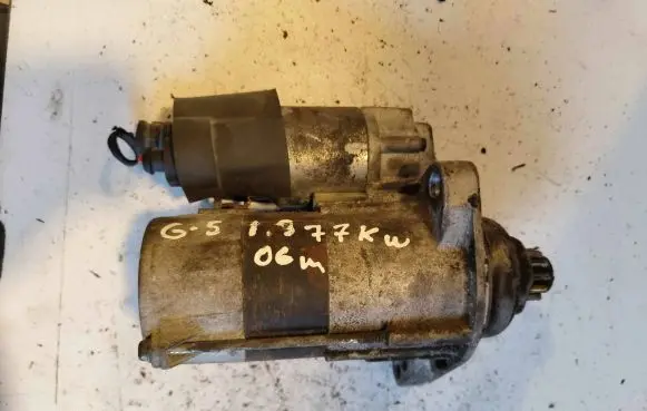 Volkswagen Golf V Starter motor 8EA011610221