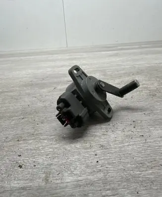Toyota Avensis T220 Accelerator throttle pedal 8928120010 1983008000