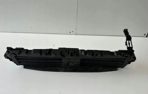 Audi A4 S4 B9 Intercooler air guide/duct channel 8W0807663