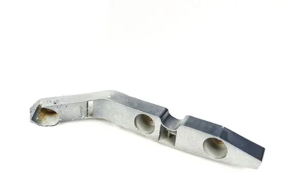 Ford Focus Front bumper mounting bracket 4m5117d959a