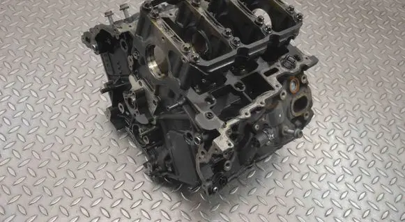 Audi Q7 4L Engine block 059023AD CJM