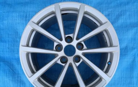 Audi A4 S4 B9 8W R17 alloy rim 4K0601025