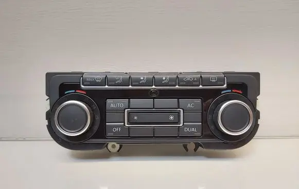 Volkswagen Golf VI Climate control unit 5K0907044DT
