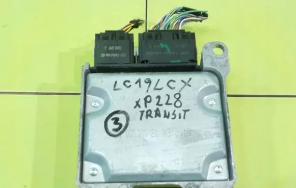 Volvo C30 Airbag control unit/module 30724045 XP180