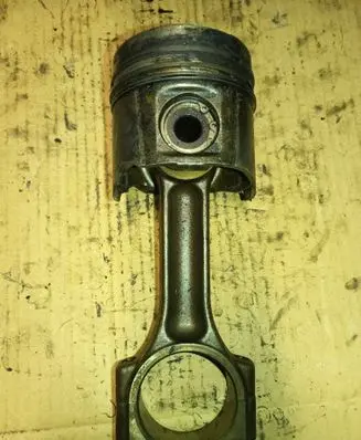 Renault Megane II Piston with connecting rod f9q