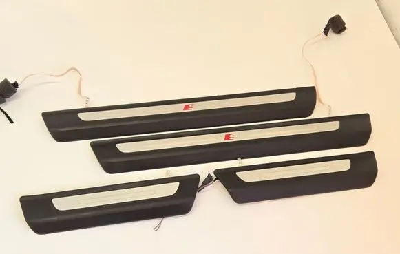 Audi Q8 sill trim set (inner) 4M8947406 4M8947405