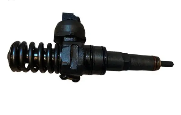 Volkswagen Golf V Fuel injector 038130073AG 041472021
