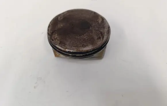 Piston