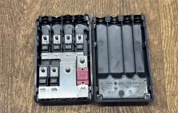 BMW 1 F40 Positive wiring loom 6822570 A937113 P96460