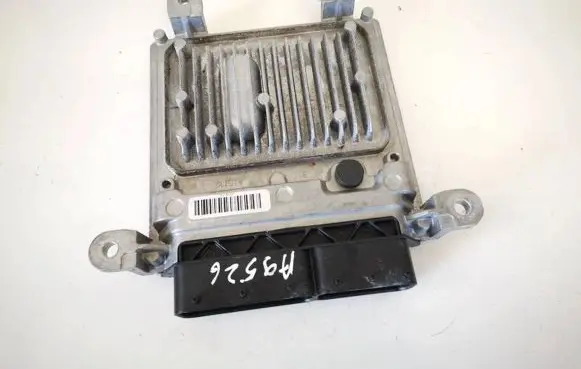 Mercedes-Benz C W204 Engine control unit/module a6519007500 a0064461540