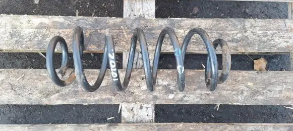 Toyota Auris 150 Rear coil spring