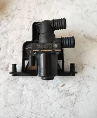 BMW 5 E60 E61 Coolant heater control valve 6920226