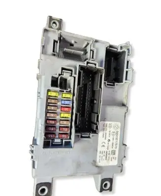 Fiat Doblo Fuse module 00519217570 28340956 116RI000674