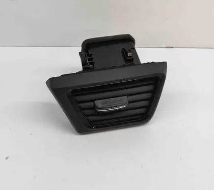 Nissan Leaf II (ZE1) Dashboard air vent grill cover trim 687615SA0B