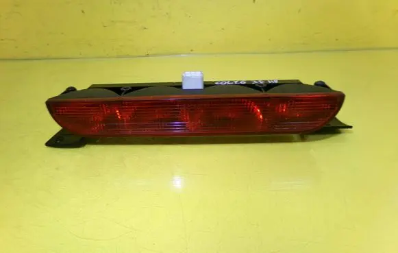 Mitsubishi Colt Third/center stoplight 0996400