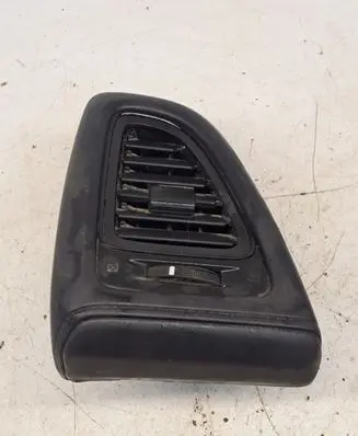 Honda HR-V Dash center air vent grill EA165211200