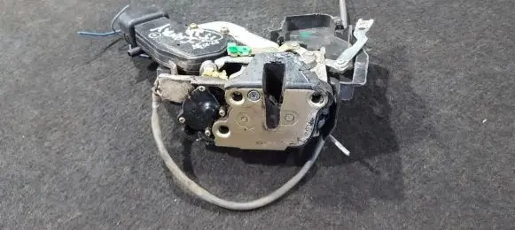 Toyota Camry Front door lock