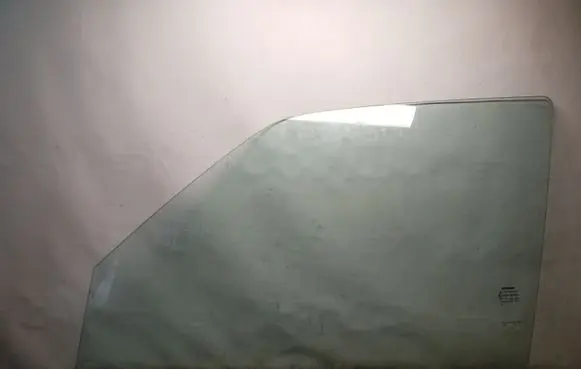 Nissan Juke I F15 Front door window glass four-door