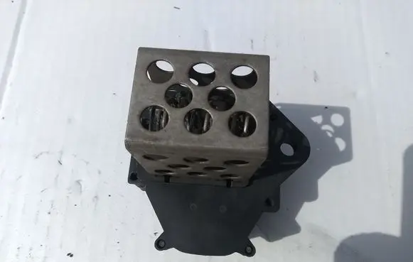 Peugeot 307 Coolant fan relay 9658508980 8241005