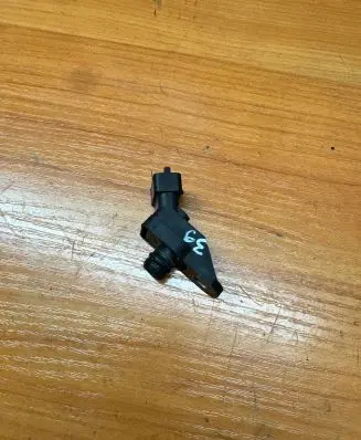 BMW 5 E39 Fuel pressure sensor 0261230046 29017 B0841