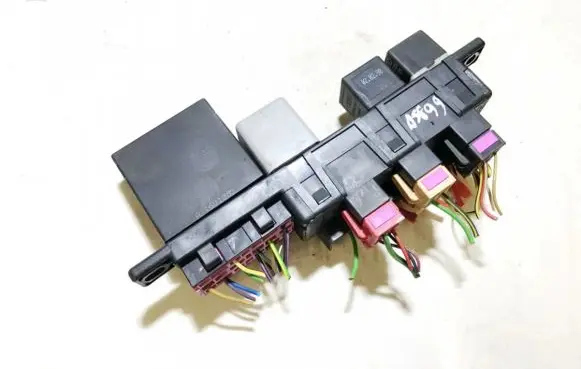 Volkswagen PASSAT B5 Fuse box set 8l0941822a