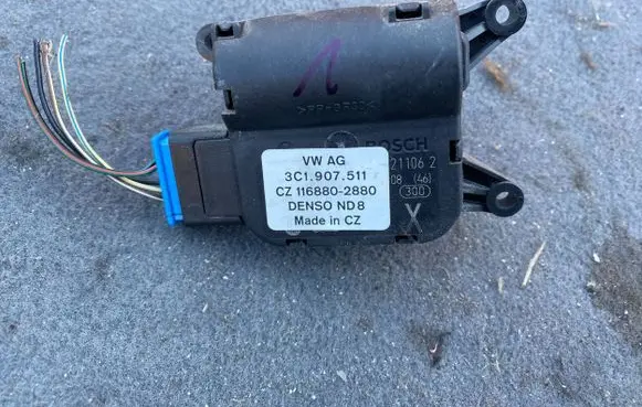 Volkswagen Golf Cross Air flap motor/actuator 3C1907511 1168802880