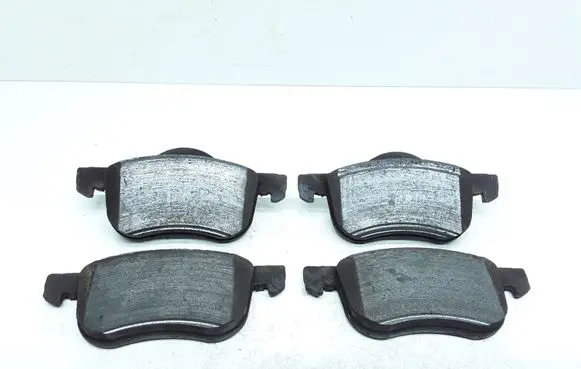 Volvo V70 Brake pads (front) 