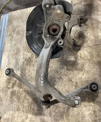 Audi A6 S6 C6 4F Front wheel hub spindle knuckle 4F0257