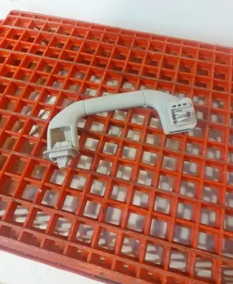 Mercedes-Benz E W212 Front interior roof grab handle A204100051