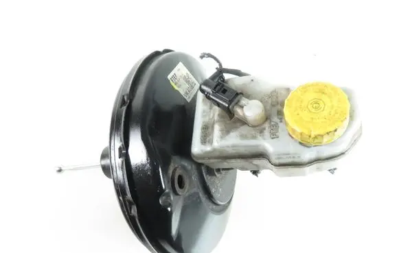 Skoda Fabia Mk2 (5J) Brake booster 6R1614105M