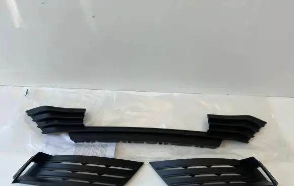 Renault Megane IV Front bumper lower grill 263315195R 263362043R 8201696611