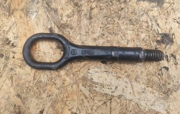 Volkswagen Golf V Towing hook eye 1T0805615A