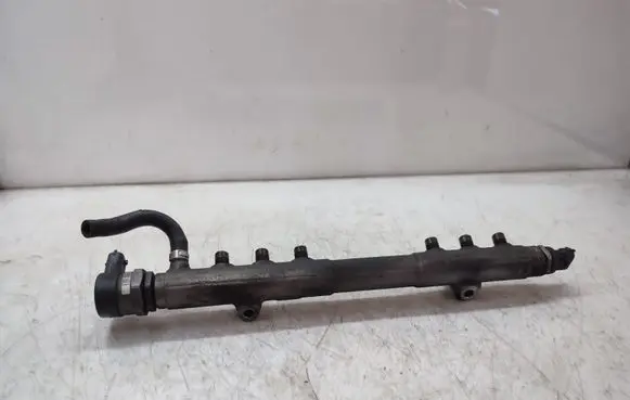 Volvo XC90 Fuel main line pipe 30777554 0445215023