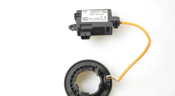 Opel Astra J Immobilizer control unit/module 13257534