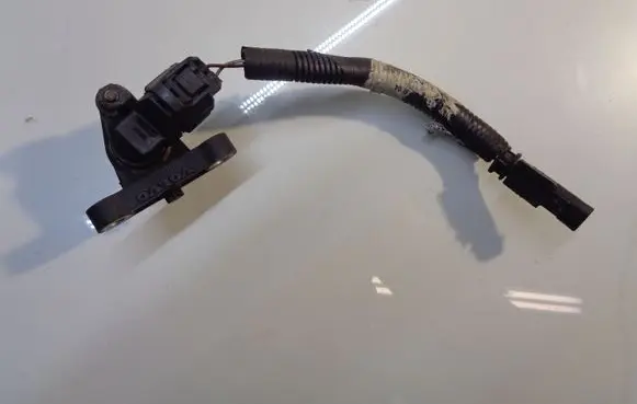Volvo S60 Crankshaft position sensor 30637803