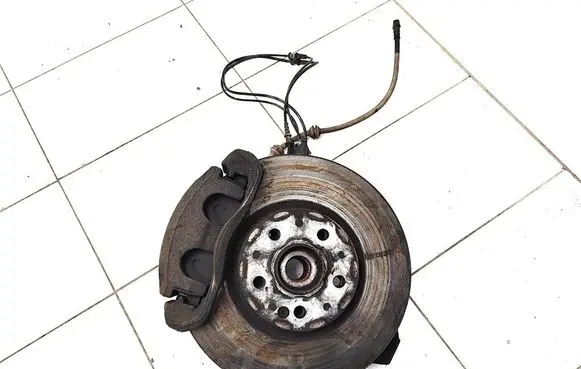 Mercedes-Benz Vito Viano W447 Front wheel hub 