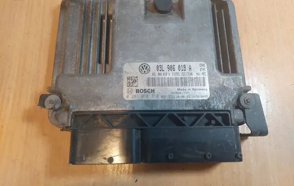 Seat Ibiza IV (6J,6P) Engine control unit/module ECU 0281016310 03L906018A EDC17C46