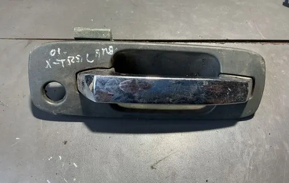 Nissan X-Trail T30 Front door exterior handle 