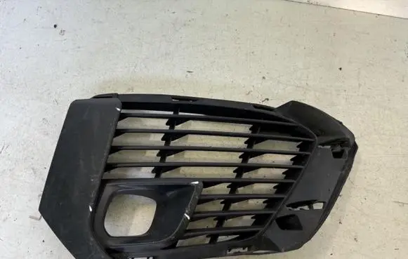 Peugeot 5008 II Front fog light trim/grill 9814783677D