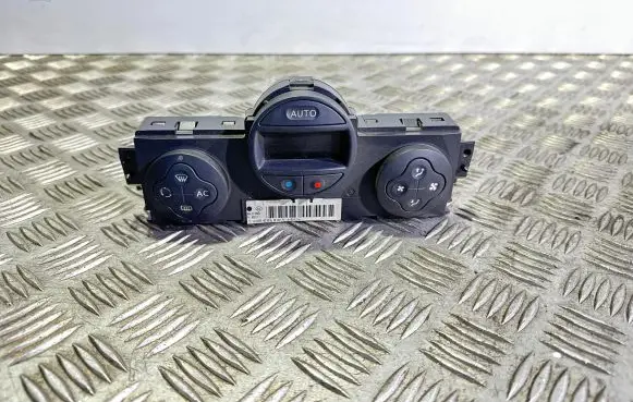 Renault Megane II Climate control unit 8200070752