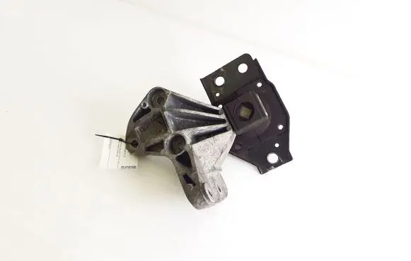Nissan Qashqai Engine mount bracket DD131007 11210JD500