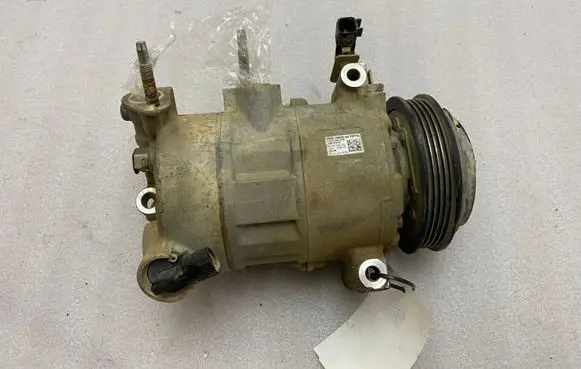 Ford Mustang VI Air conditioning (A/C) compressor (pump) FR3B19D629AA