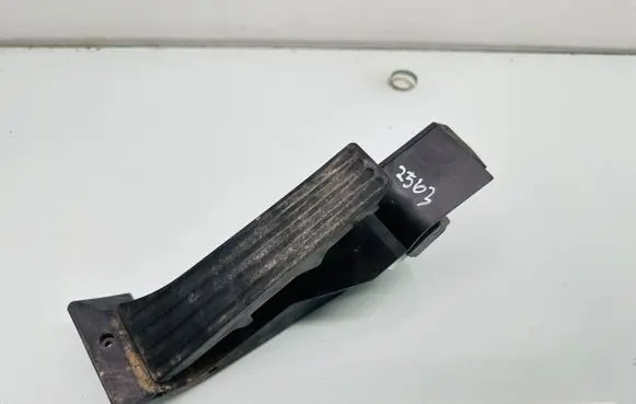 BMW 5 E60 E61 Accelerator throttle pedal 6772645
