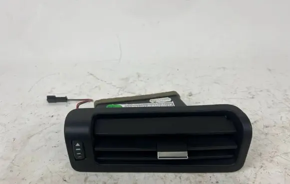 Maserati Quattroporte Air vent grill in roof 670010719