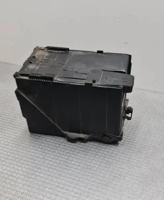 Citroen DS5 Battery box tray 9689002180