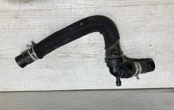 Dacia Sandero III Engine coolant pipe/hose 924102077r