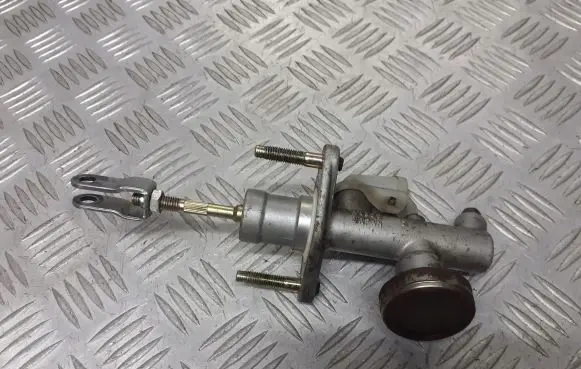 Nissan Primera Clutch slave cylinder 