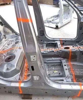 BMW X3 E83 Pillar (middle) 
