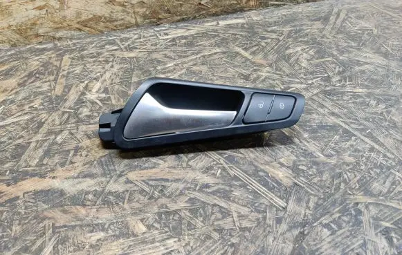 Volkswagen PASSAT B6 Front door handle cover 3C1837113