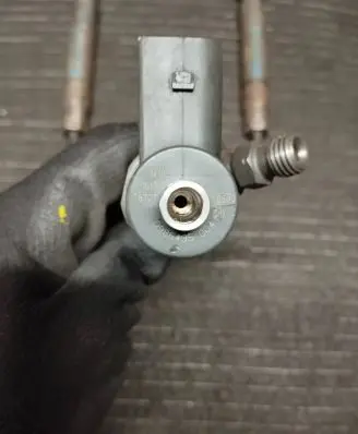 Mercedes-Benz C W202 Fuel injector 986435004